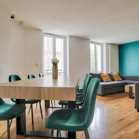 2 Bedrooms Tour Eiffel Breteuil Paris Bagian luar foto