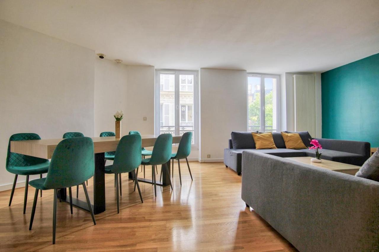 2 Bedrooms Tour Eiffel Breteuil Paris Bagian luar foto