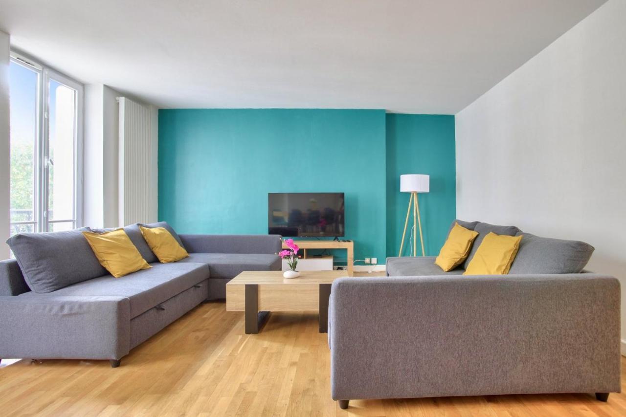 2 Bedrooms Tour Eiffel Breteuil Paris Bagian luar foto
